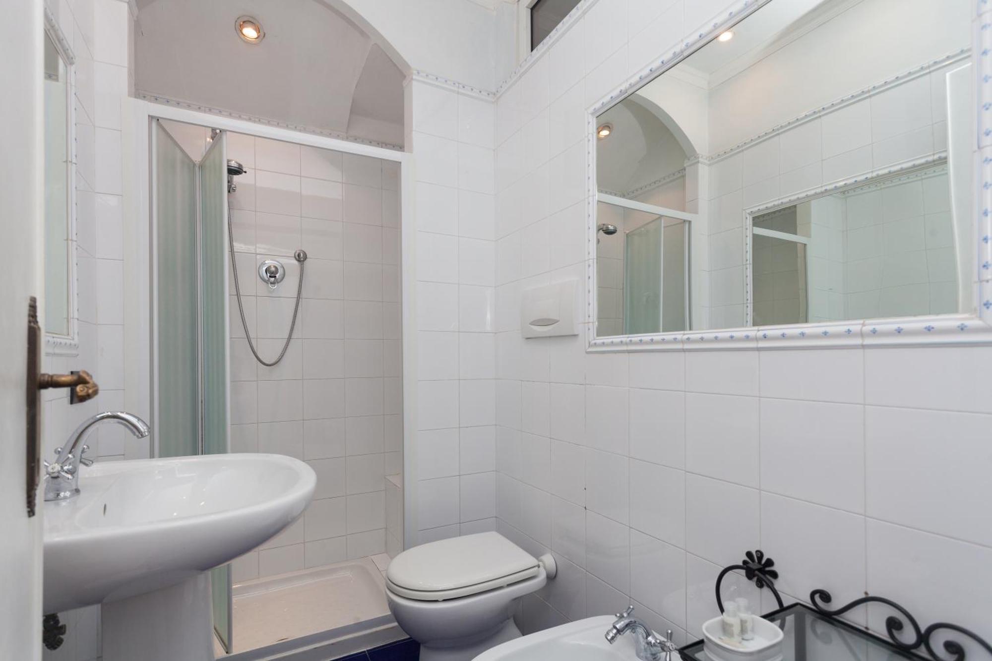Palazzo Del Duca Piazza Navona Guest House روما المظهر الخارجي الصورة