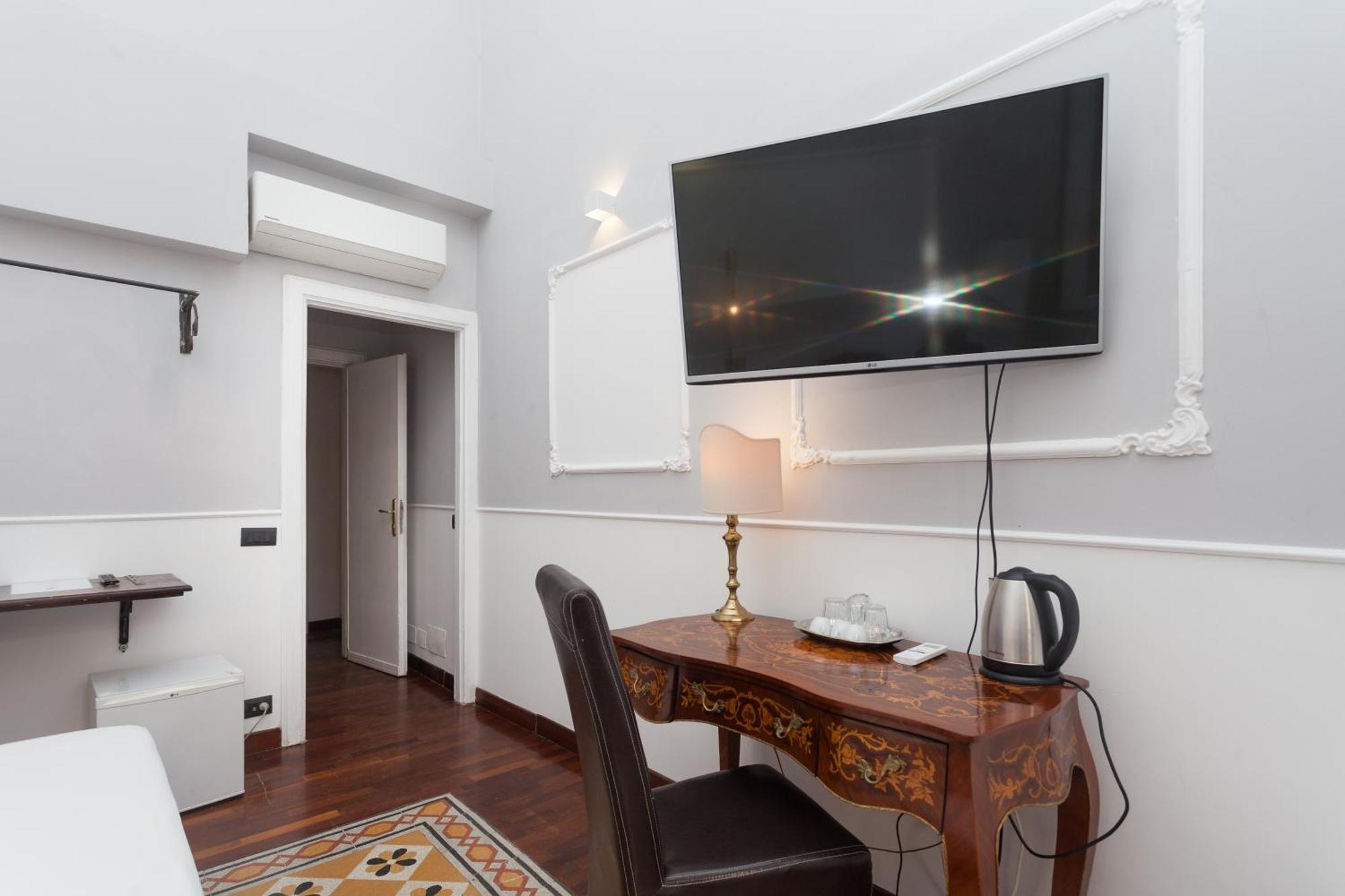 Palazzo Del Duca Piazza Navona Guest House روما المظهر الخارجي الصورة